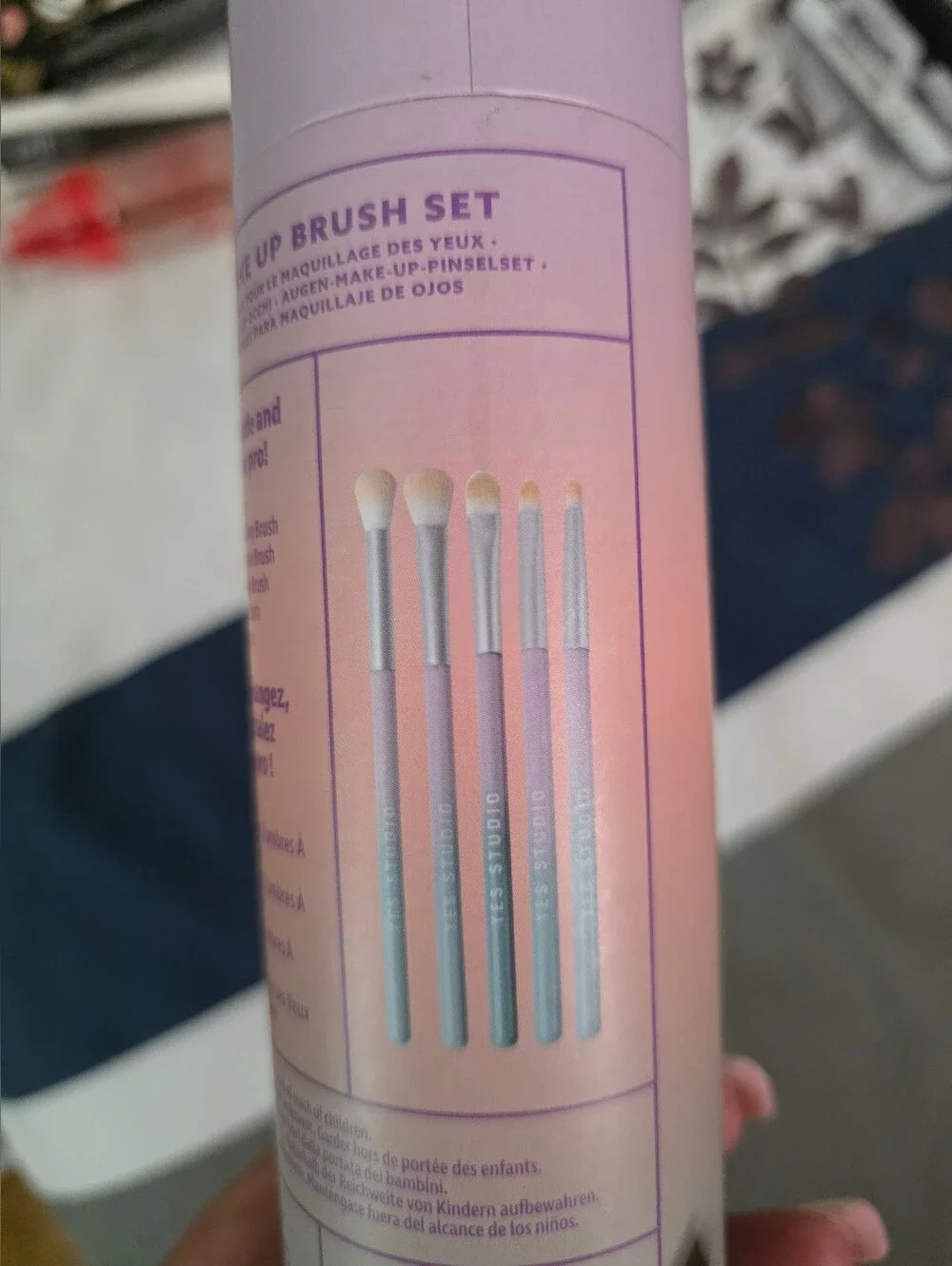 Yes Studio 5 Piece Eye Brush Set in Cylindrical Case New